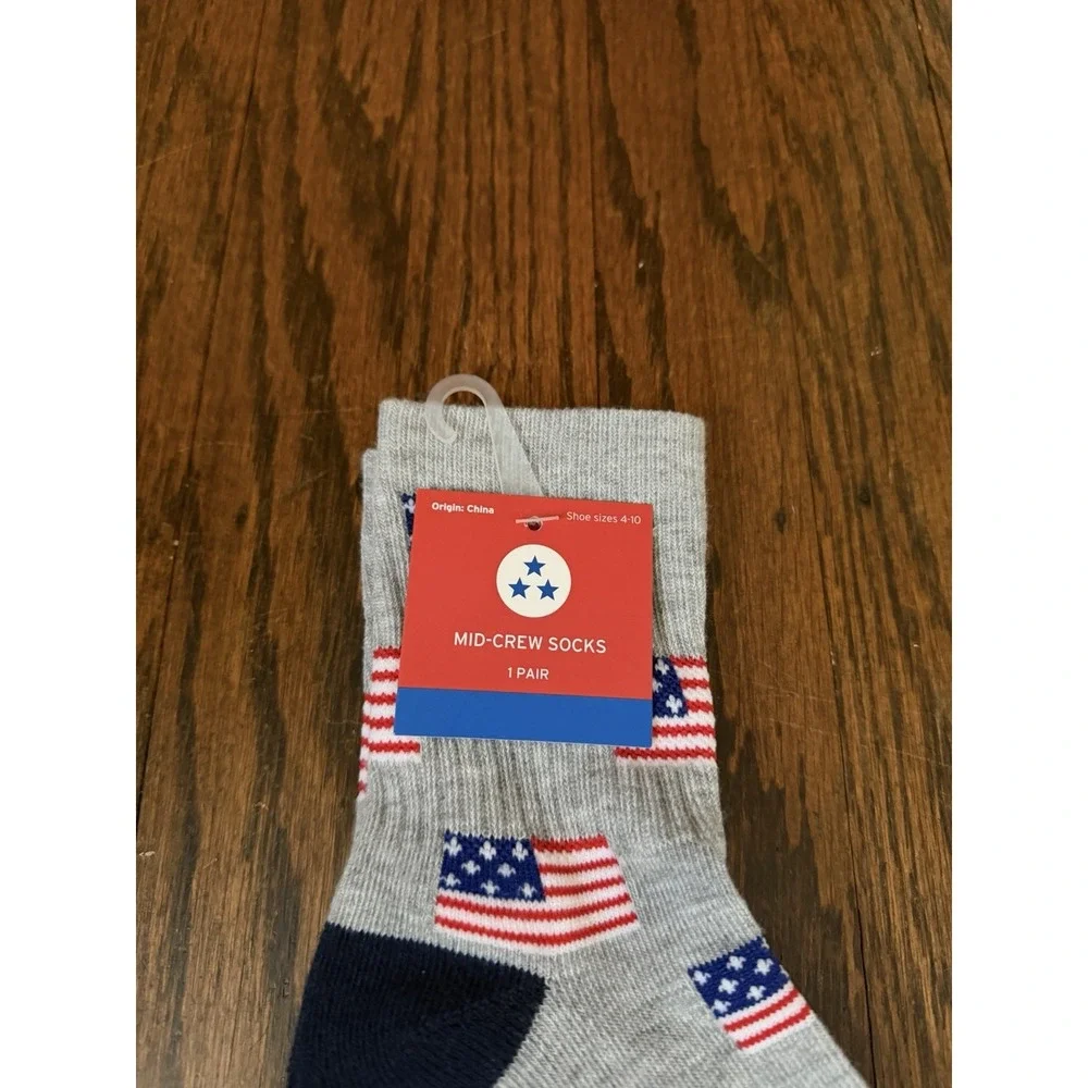 Women's Ribbed Cushion Gray American Flag Mid Crew Socks Size 4-10 NWT